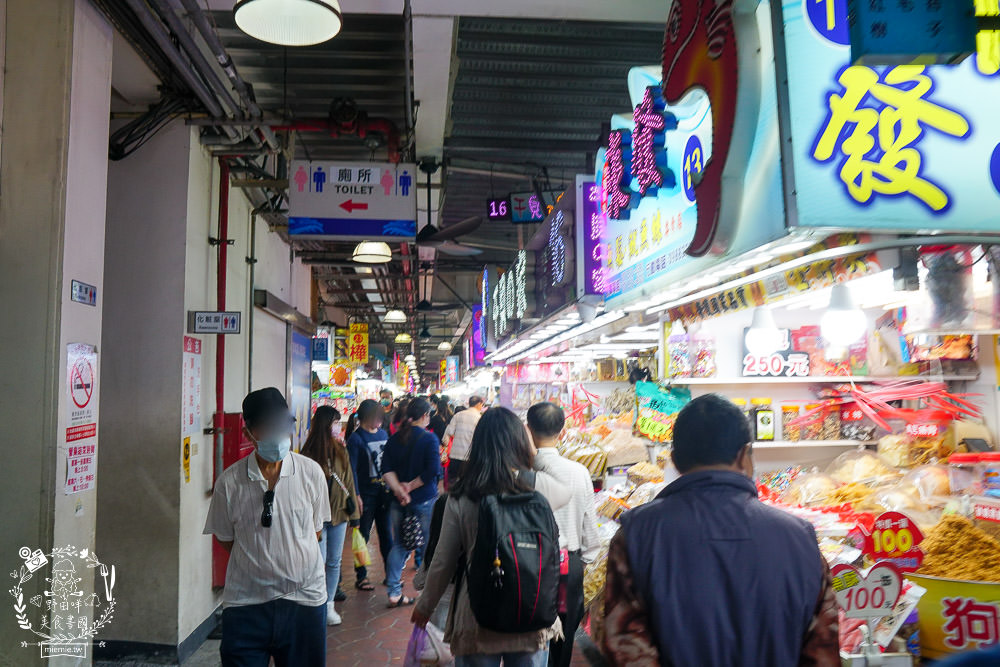 高雄旗津老街美食推薦!超人氣烤魷魚|超獨特泡菜蝦蛋|假日排隊的番薯椪|海產店多到滿出來RRRR~