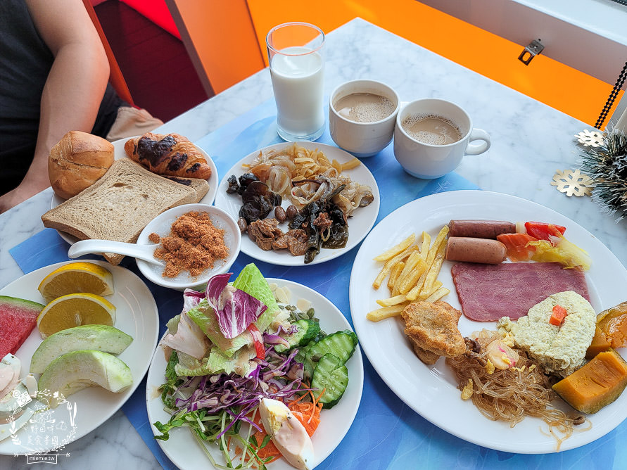 高雄[旗津道沙灘酒店]浩瀚景觀親子住宿/旗津版摩西分海導覽旅遊