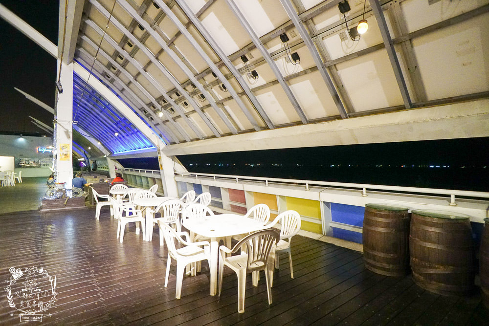 高雄[旗津道沙灘酒店]浩瀚景觀親子住宿/旗津版摩西分海導覽旅遊