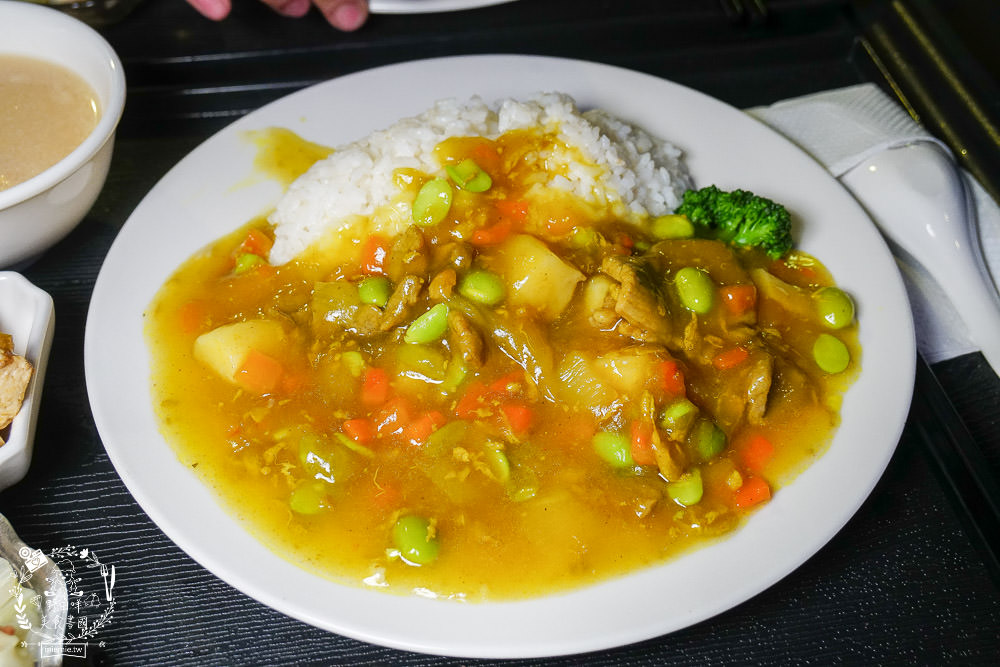 高雄[旗津道沙灘酒店]浩瀚景觀親子住宿/旗津版摩西分海導覽旅遊