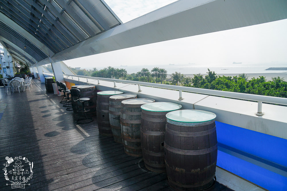 高雄[旗津道沙灘酒店]浩瀚景觀親子住宿/旗津版摩西分海導覽旅遊