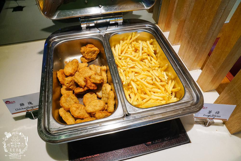 高雄[旗津道沙灘酒店]浩瀚景觀親子住宿/旗津版摩西分海導覽旅遊