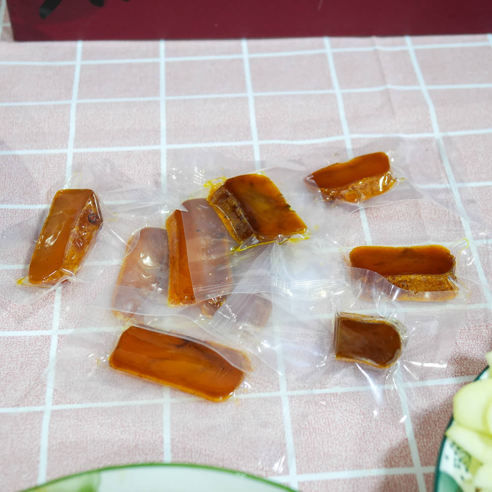 2024年菜推薦日芳珍饌年菜五福臨門鍋與鮑魚米雞超澎湃!比50元大的生食級干貝跟一口吃烏魚子