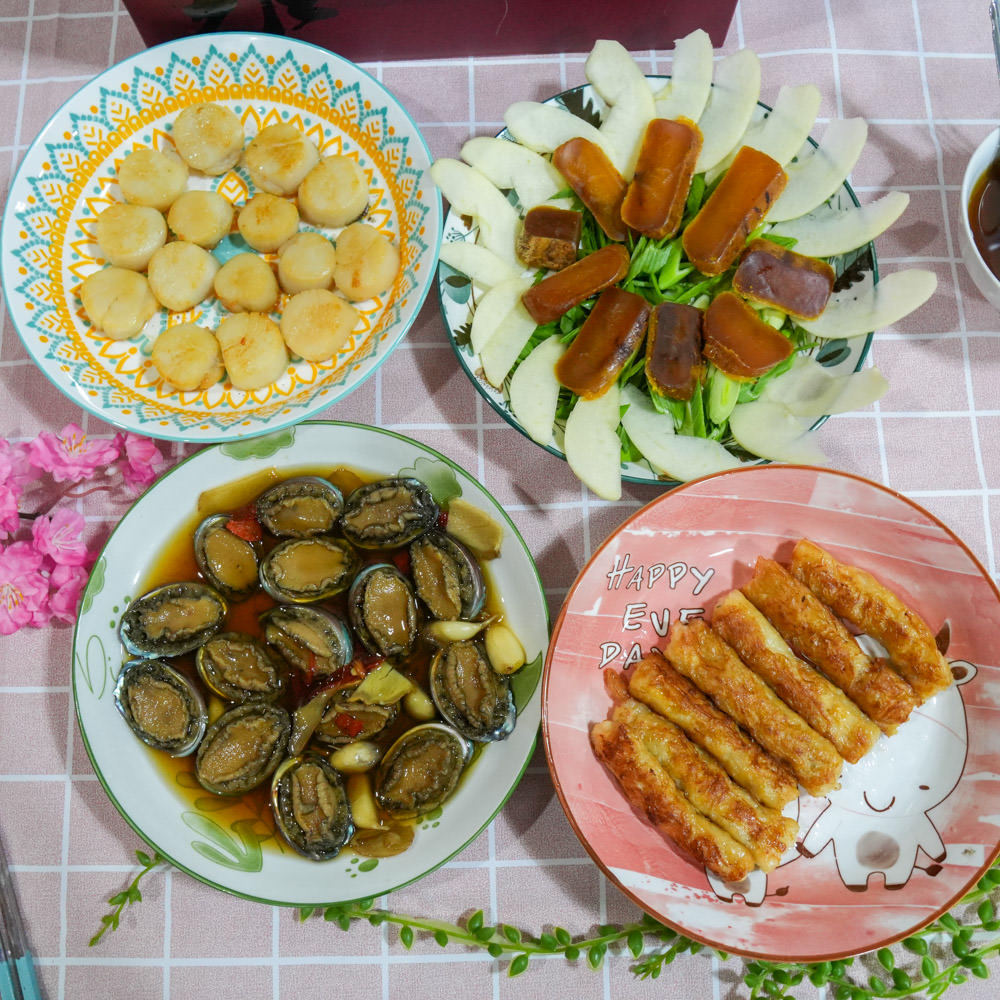 2024年菜推薦日芳珍饌年菜五福臨門鍋與鮑魚米雞超澎湃!比50元大的生食級干貝跟一口吃烏魚子