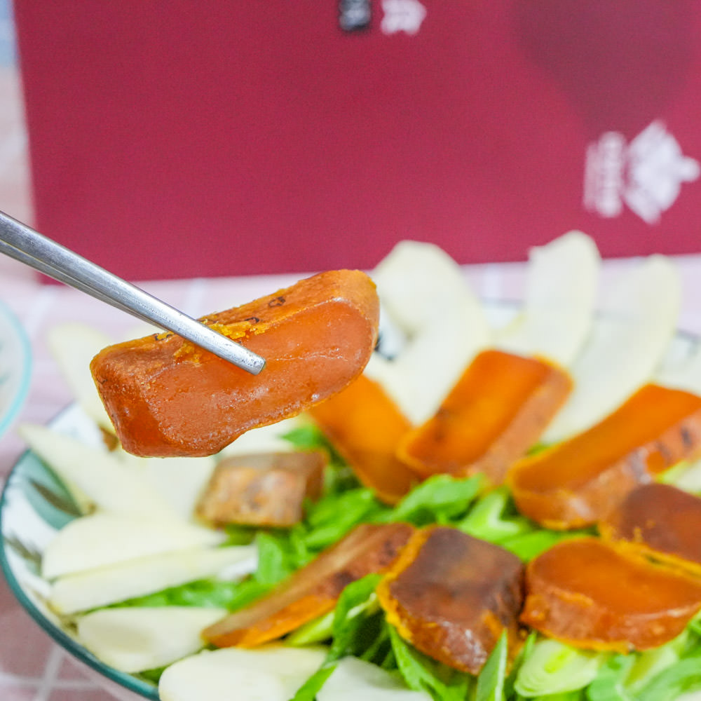 2024年菜推薦日芳珍饌年菜五福臨門鍋與鮑魚米雞超澎湃!比50元大的生食級干貝跟一口吃烏魚子