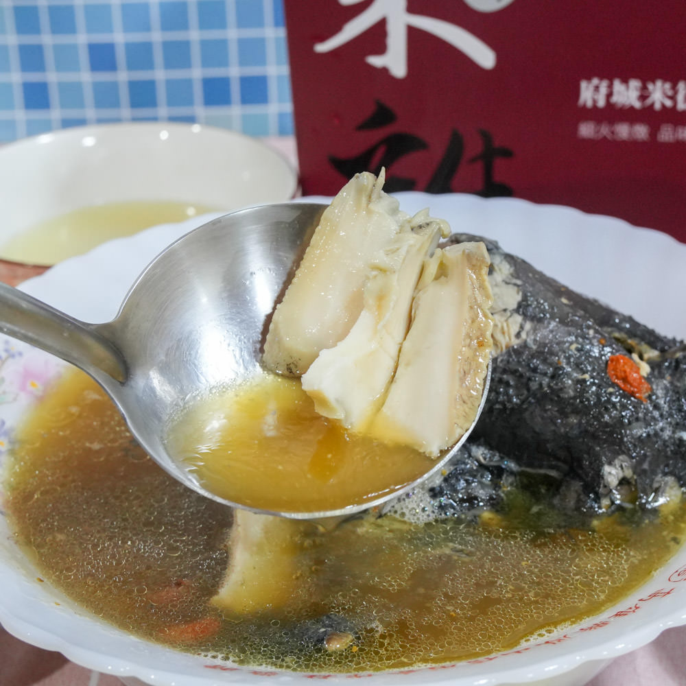 2024年菜推薦日芳珍饌年菜五福臨門鍋與鮑魚米雞超澎湃!比50元大的生食級干貝跟一口吃烏魚子