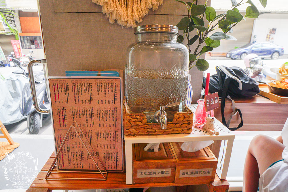 高雄[早迷鹿 Morning Deer]適合網美拍照的歐式鄉村風早午餐!每逢假日都客滿，無法訂位！