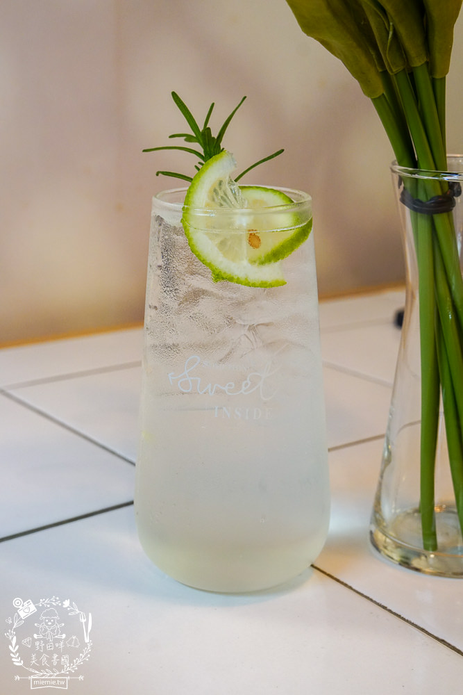 高雄[早迷鹿 Morning Deer]適合網美拍照的歐式鄉村風早午餐!每逢假日都客滿，無法訂位！