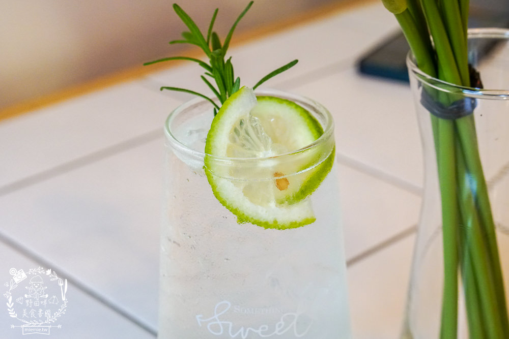 高雄[早迷鹿 Morning Deer]適合網美拍照的歐式鄉村風早午餐!每逢假日都客滿，無法訂位！