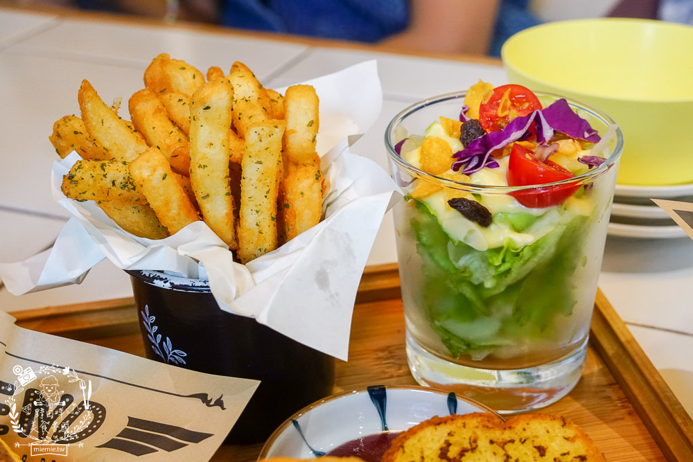 高雄[早迷鹿 Morning Deer]適合網美拍照的歐式鄉村風早午餐!每逢假日都客滿，無法訂位！