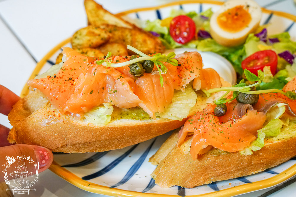 高雄[早迷鹿 Morning Deer]適合網美拍照的歐式鄉村風早午餐!每逢假日都客滿，無法訂位！