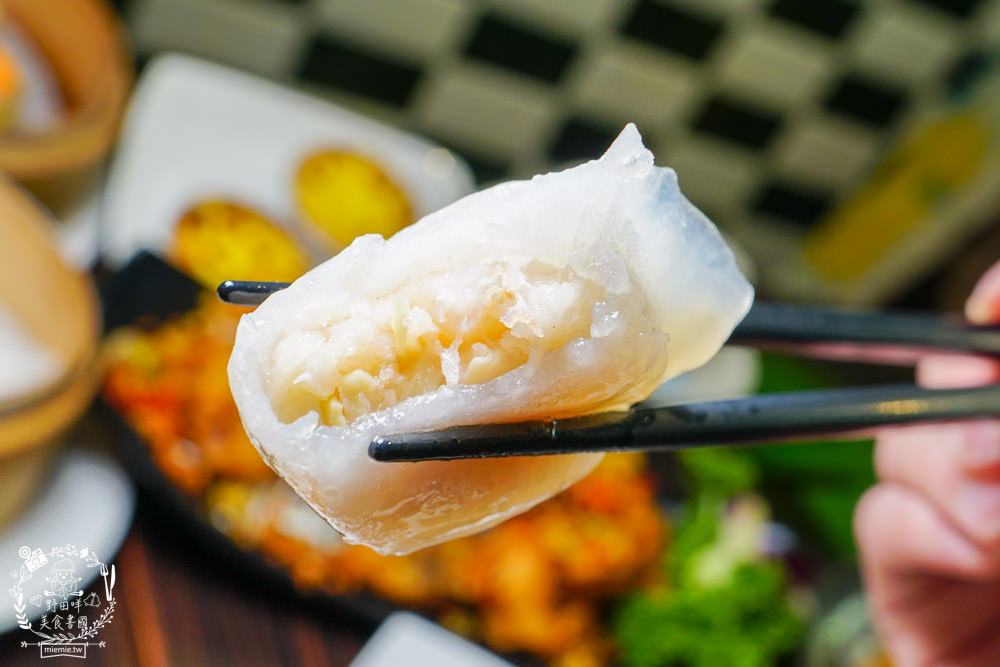 旺角餐館-鄭和店|高雄華園飯店集團旗下的超人氣港式餐廳!流沙包現點現做的爆漿美味!