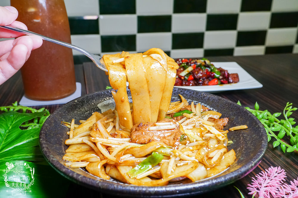 旺角餐館-鄭和店|高雄華園飯店集團旗下的超人氣港式餐廳!流沙包現點現做的爆漿美味!