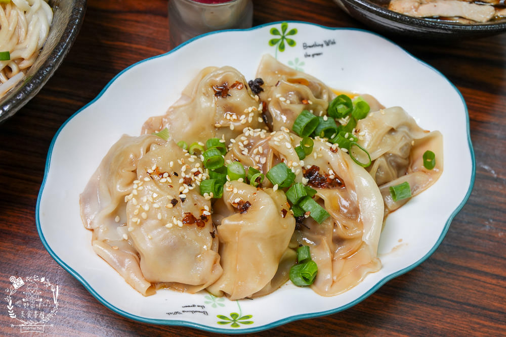 大社美食推薦[明翊小館]限量骨仔肉湯+豬腳拌麵1號餐人氣推薦!中藥世家代代相傳的特製滷汁製作滷味超推!