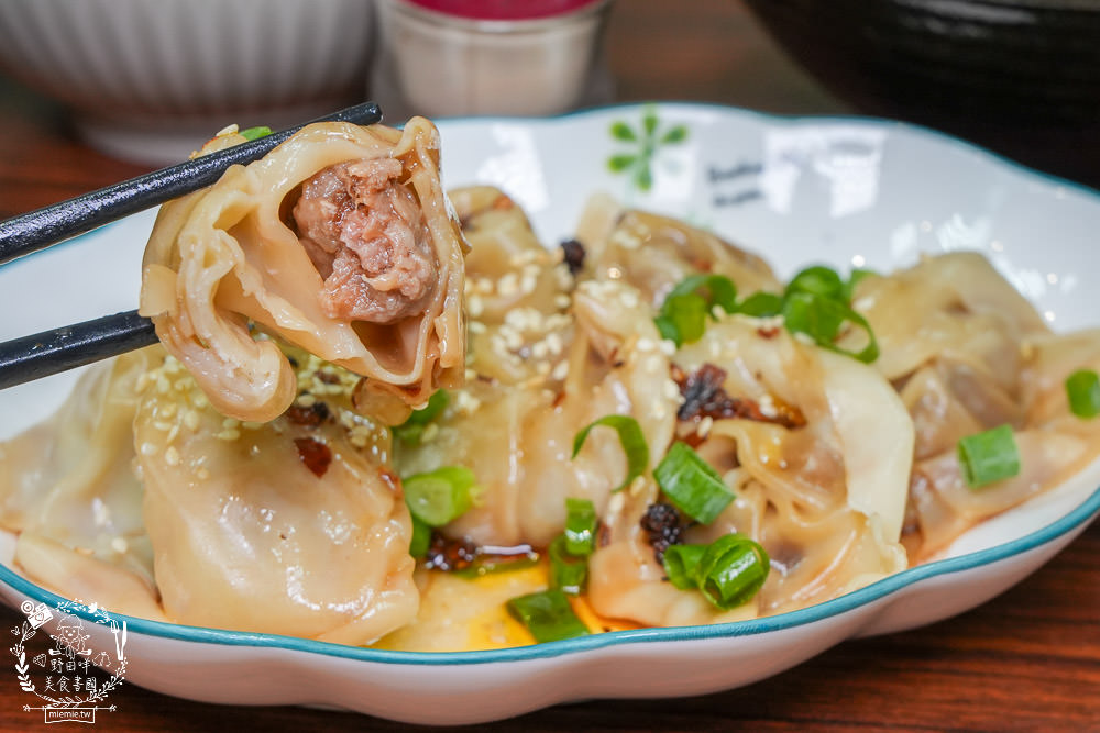 大社美食推薦[明翊小館]限量骨仔肉湯+豬腳拌麵1號餐人氣推薦!中藥世家代代相傳的特製滷汁製作滷味超推!