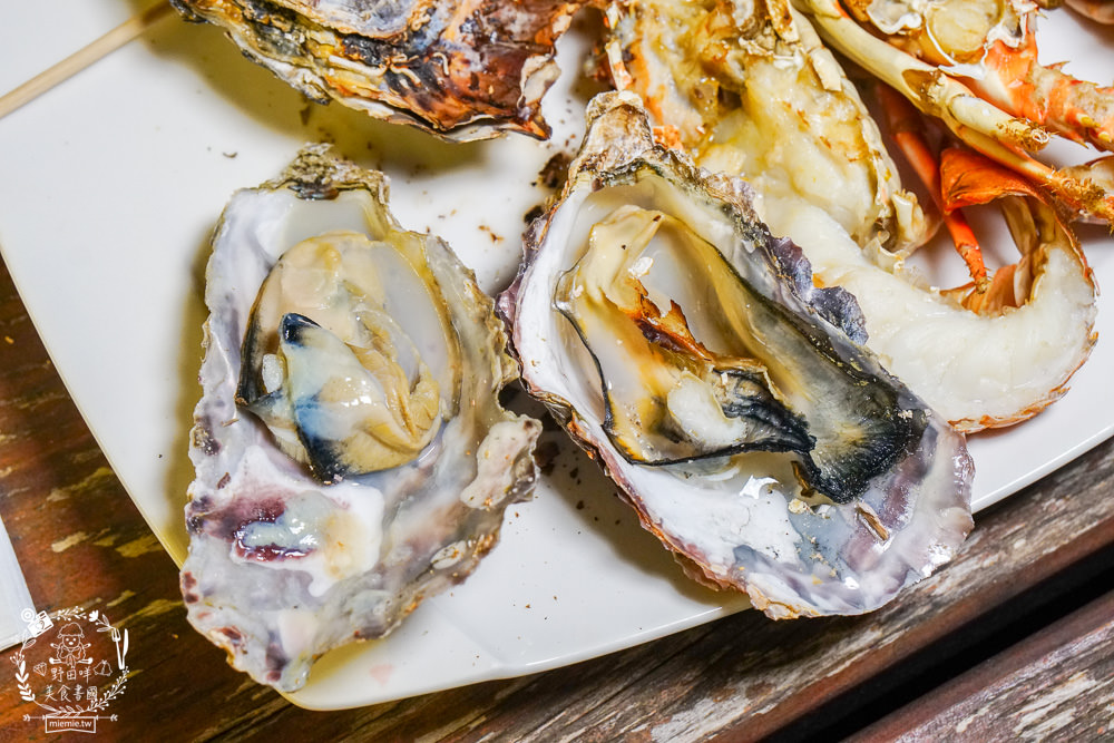 台中[星月大地景觀咖啡廳]無敵浪漫的星海夜景超療癒!暖胃又暖心的溫泉烏骨雞鍋+超夢幻蜜糖吐司!炸物爆好吃!