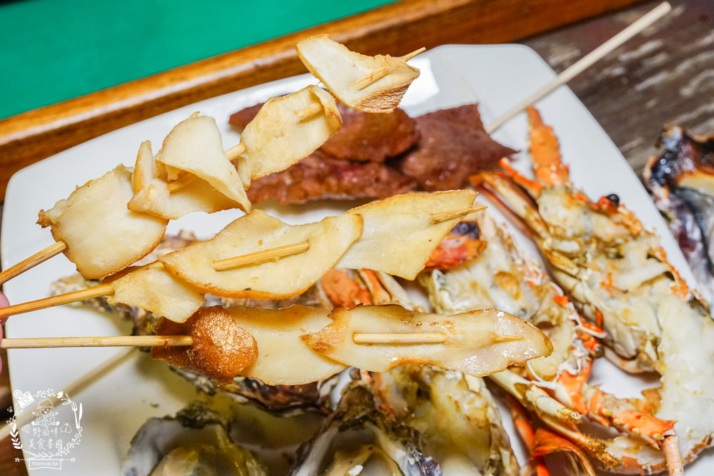 台中[星月大地景觀咖啡廳]無敵浪漫的星海夜景超療癒!暖胃又暖心的溫泉烏骨雞鍋+超夢幻蜜糖吐司!炸物爆好吃!