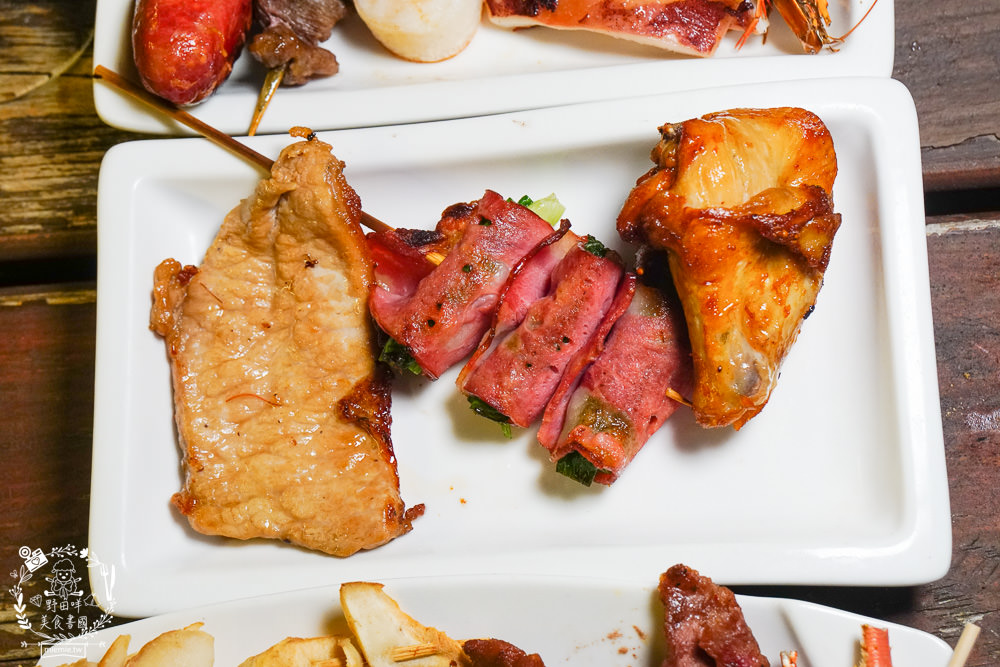 台中[星月大地景觀咖啡廳]無敵浪漫的星海夜景超療癒!暖胃又暖心的溫泉烏骨雞鍋+超夢幻蜜糖吐司!炸物爆好吃!