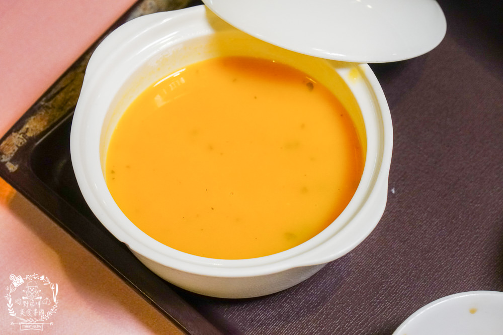 台中[星月大地景觀咖啡廳]無敵浪漫的星海夜景超療癒!暖胃又暖心的溫泉烏骨雞鍋+超夢幻蜜糖吐司!炸物爆好吃!