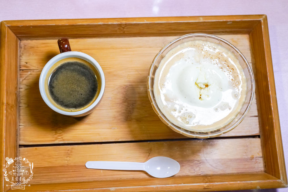 台中[星月大地景觀咖啡廳]無敵浪漫的星海夜景超療癒!暖胃又暖心的溫泉烏骨雞鍋+超夢幻蜜糖吐司!炸物爆好吃!