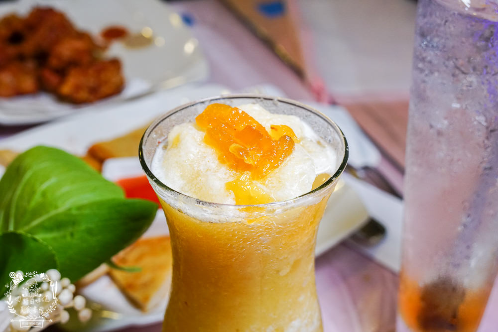 台中[星月大地景觀咖啡廳]無敵浪漫的星海夜景超療癒!暖胃又暖心的溫泉烏骨雞鍋+超夢幻蜜糖吐司!炸物爆好吃!