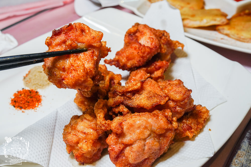 台中[星月大地景觀咖啡廳]無敵浪漫的星海夜景超療癒!暖胃又暖心的溫泉烏骨雞鍋+超夢幻蜜糖吐司!炸物爆好吃!