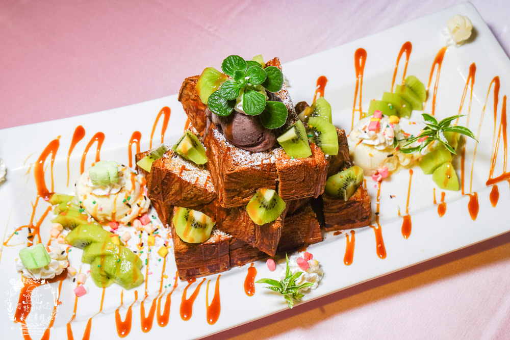 台中[星月大地景觀咖啡廳]無敵浪漫的星海夜景超療癒!暖胃又暖心的溫泉烏骨雞鍋+超夢幻蜜糖吐司!炸物爆好吃!