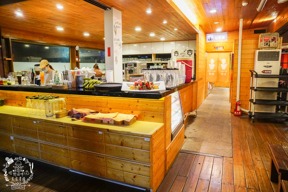 台中[星月大地景觀咖啡廳]無敵浪漫的星海夜景超療癒!暖胃又暖心的溫泉烏骨雞鍋+超夢幻蜜糖吐司!炸物爆好吃!