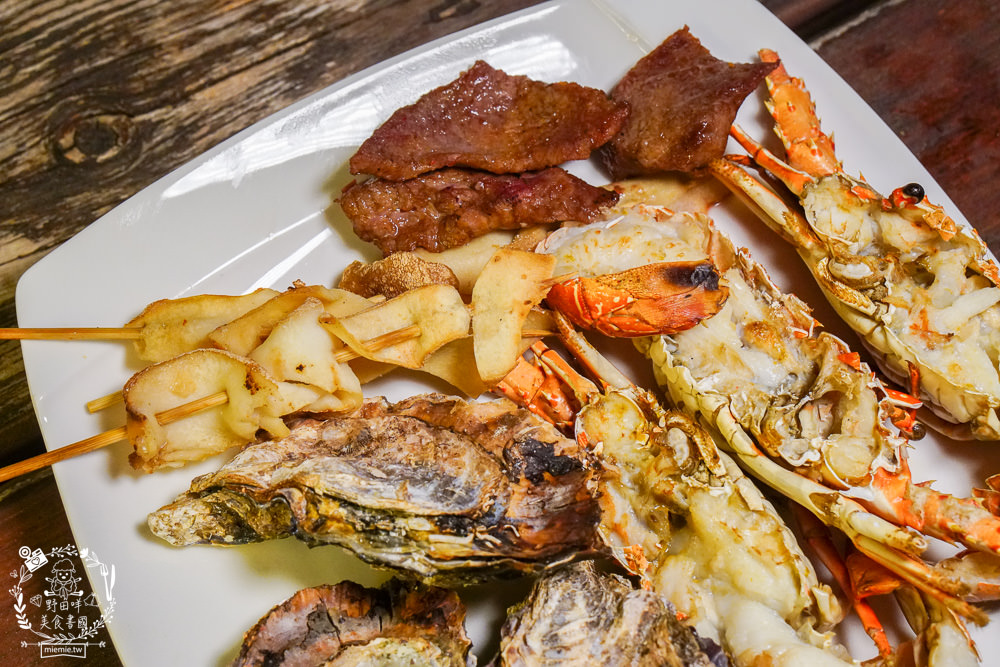 台中[星月大地景觀咖啡廳]無敵浪漫的星海夜景超療癒!暖胃又暖心的溫泉烏骨雞鍋+超夢幻蜜糖吐司!炸物爆好吃!