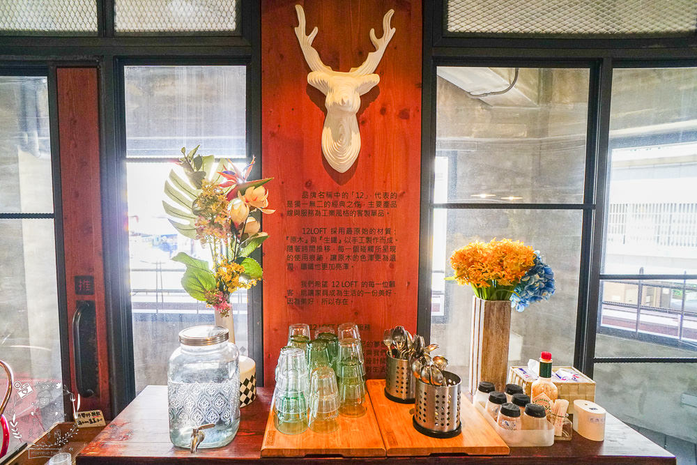 台中早午餐[春三朝午]逢甲夜市附近的超人氣早午餐!網美系的別緻工業風裝潢超好拍照der!