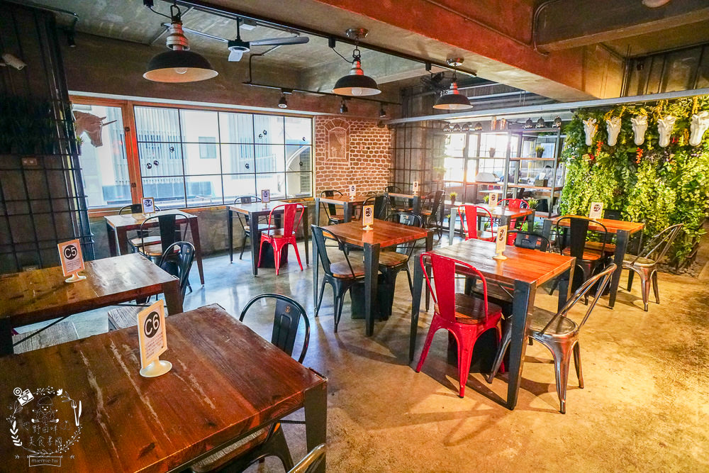 台中早午餐[春三朝午]逢甲夜市附近的超人氣早午餐!網美系的別緻工業風裝潢超好拍照der!
