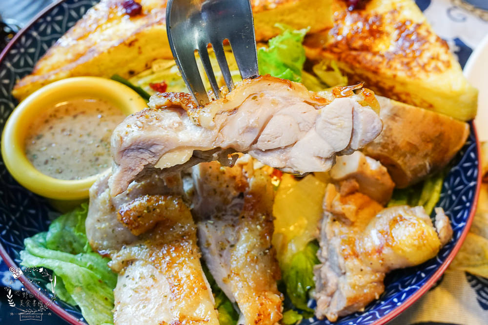 台中早午餐[春三朝午]逢甲夜市附近的超人氣早午餐!網美系的別緻工業風裝潢超好拍照der!