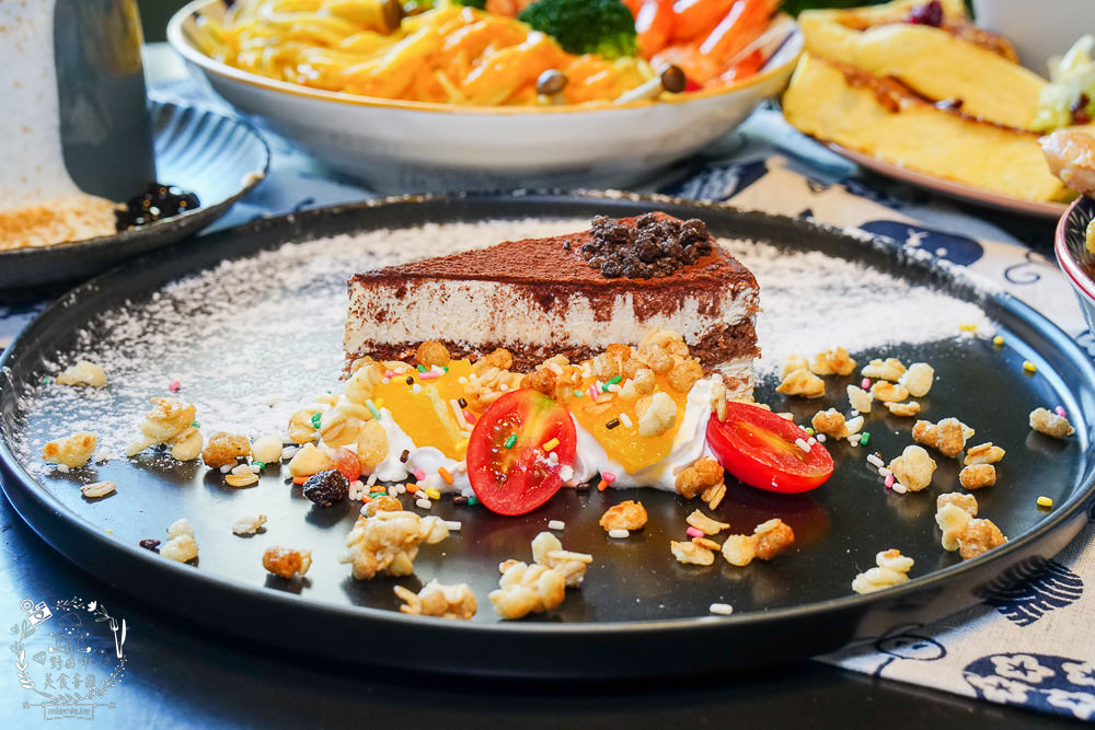 台中早午餐[春三朝午]逢甲夜市附近的超人氣早午餐!網美系的別緻工業風裝潢超好拍照der!