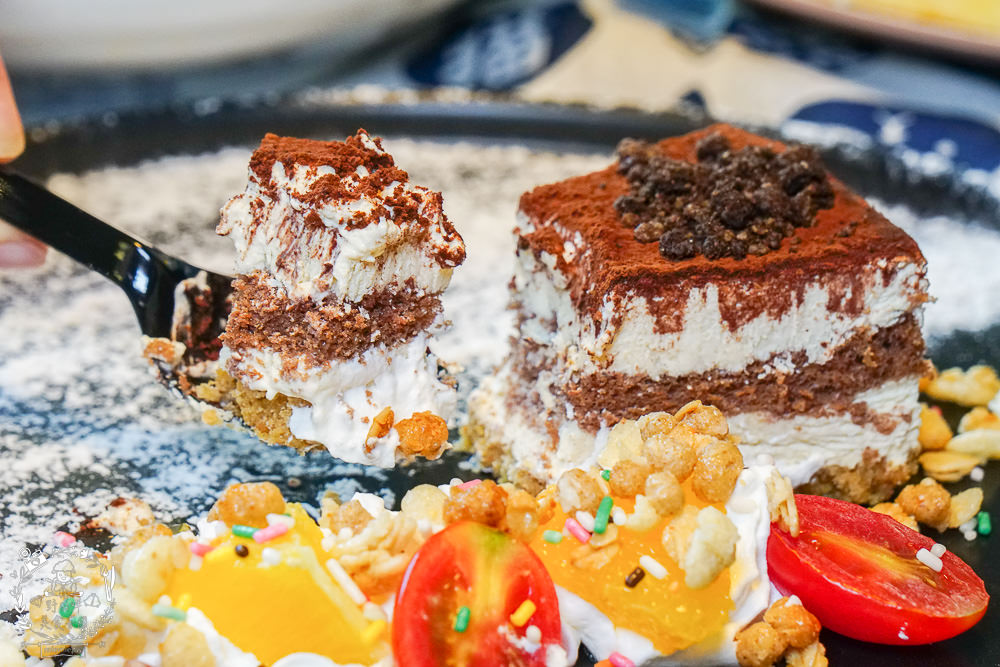 台中早午餐[春三朝午]逢甲夜市附近的超人氣早午餐!網美系的別緻工業風裝潢超好拍照der!