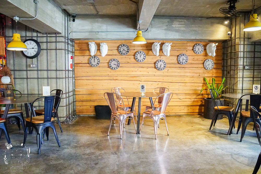 台中早午餐[春三朝午]逢甲夜市附近的超人氣早午餐!網美系的別緻工業風裝潢超好拍照der!