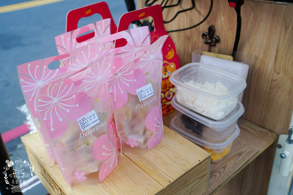 高雄[是非雞蛋燒]萌萌噠小雞串串雞蛋糕超好拍!假日可能排隊等上30分鐘?