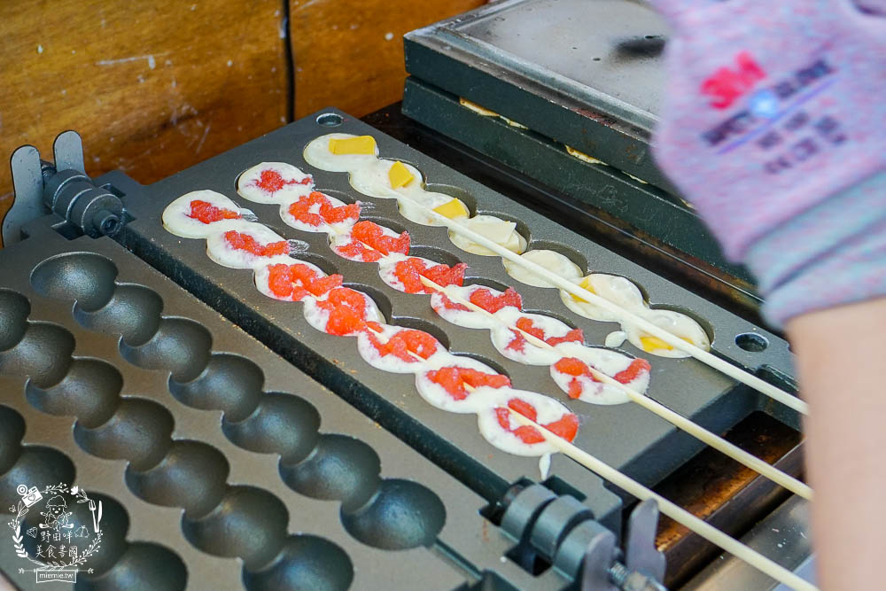 高雄[是非雞蛋燒]萌萌噠小雞串串雞蛋糕超好拍!假日可能排隊等上30分鐘?