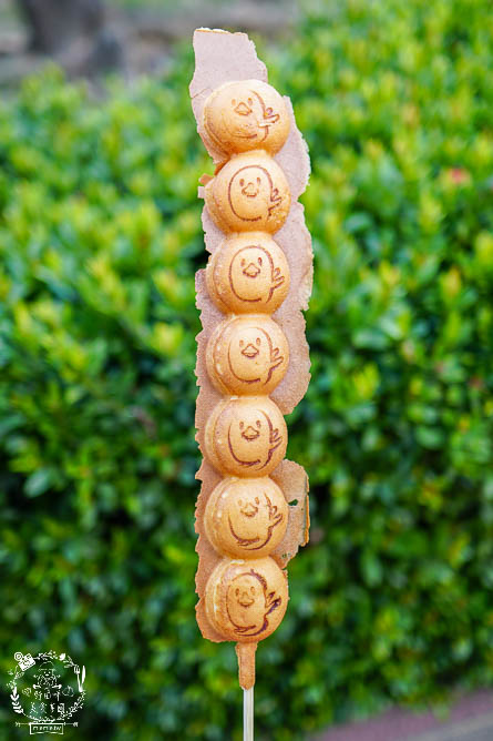 高雄[是非雞蛋燒]萌萌噠小雞串串雞蛋糕超好拍!假日可能排隊等上30分鐘?