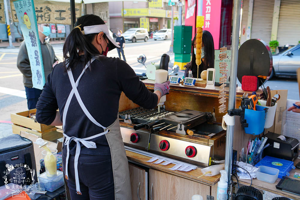 高雄[是非雞蛋燒]萌萌噠小雞串串雞蛋糕超好拍!假日可能排隊等上30分鐘?