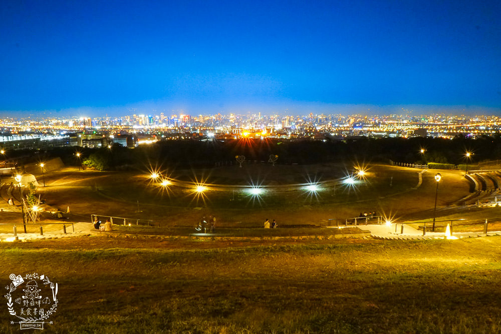 台中夜景[望高寮夜景公園]不用出國也有涵館般的百萬夜景?台中超浪漫約會景點!