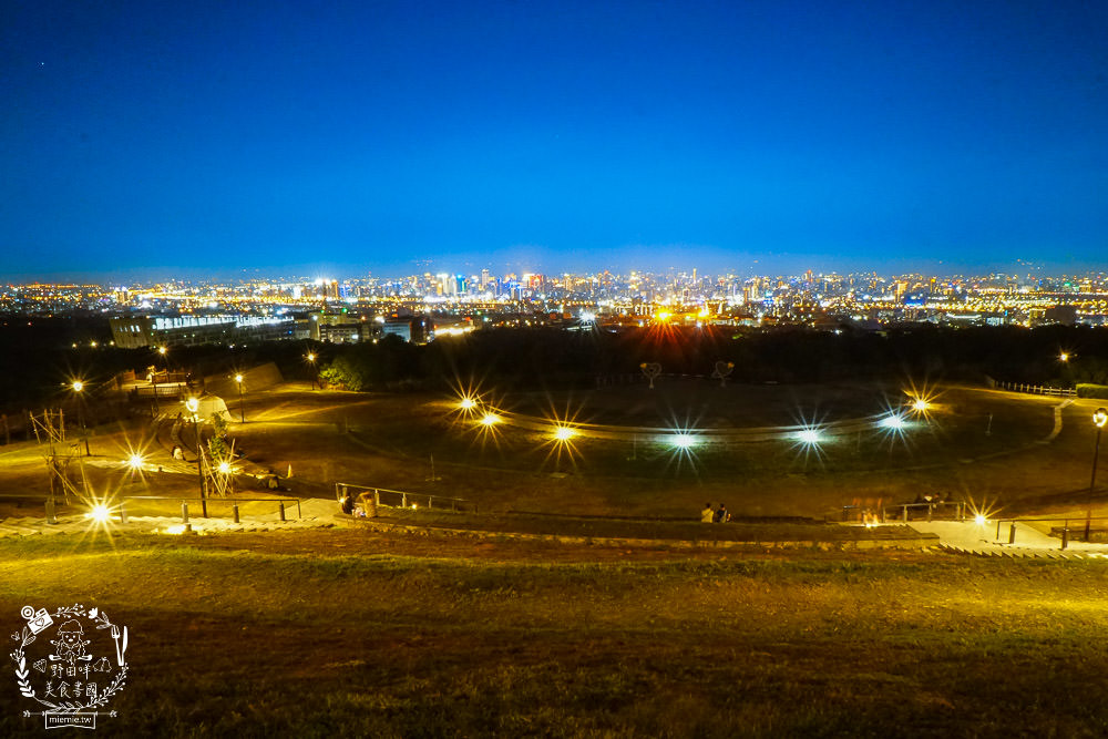 台中夜景[望高寮夜景公園]不用出國也有涵館般的百萬夜景?台中超浪漫約會景點!