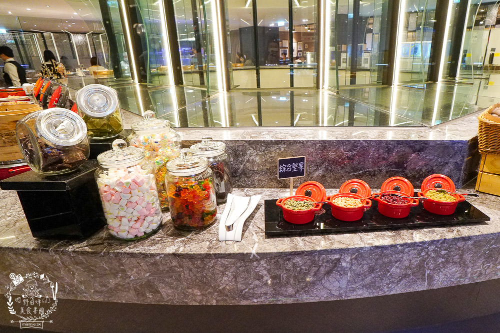 高雄麗尊酒店[木櫃工廠創意鍋物]超澎湃破百種食材只要588火鍋吃到飽,還不分平假日?居然有螃蟹?