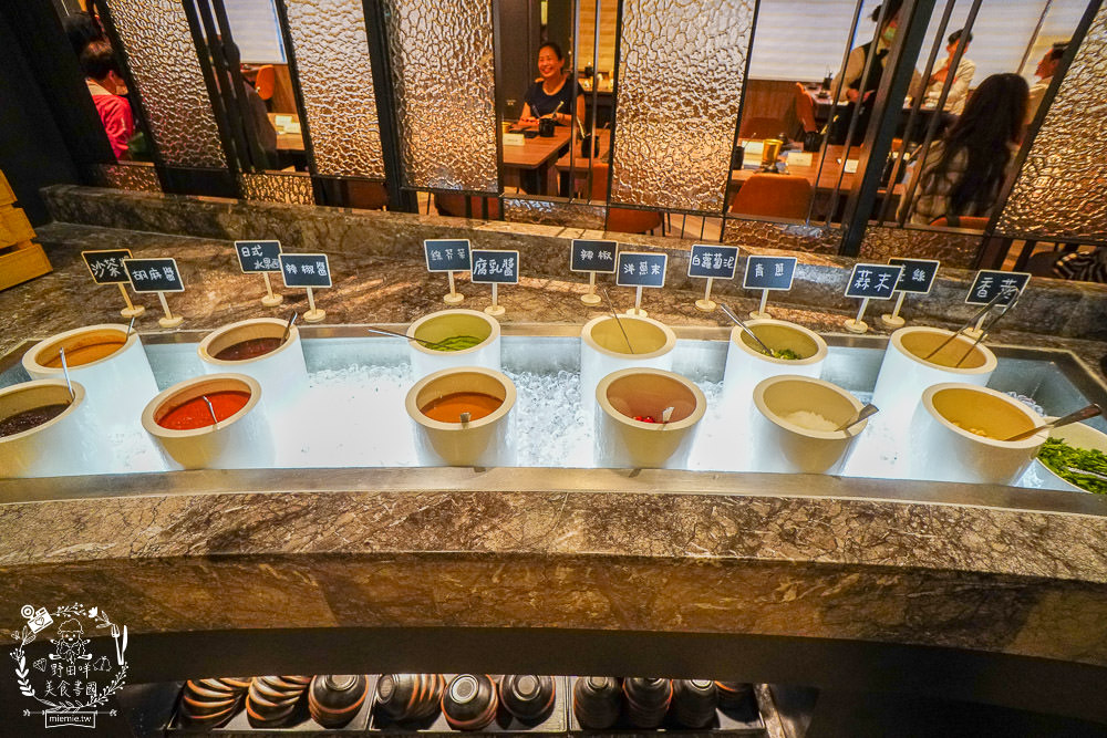 高雄麗尊酒店[木櫃工廠創意鍋物]超澎湃破百種食材只要588火鍋吃到飽,還不分平假日?居然有螃蟹?