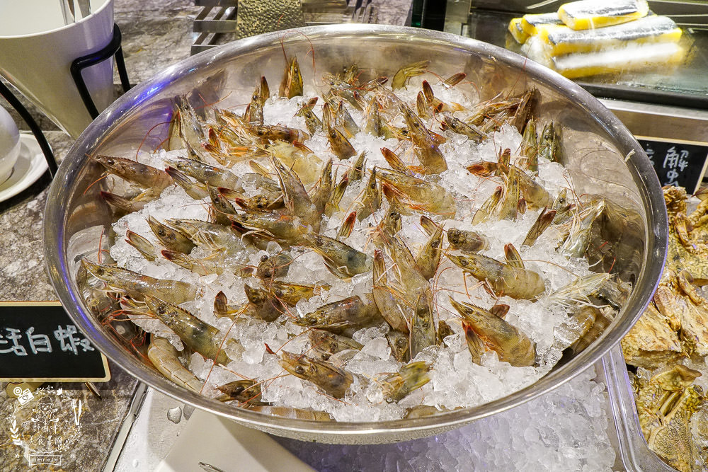 高雄麗尊酒店[木櫃工廠創意鍋物]超澎湃破百種食材只要588火鍋吃到飽,還不分平假日?居然有螃蟹?