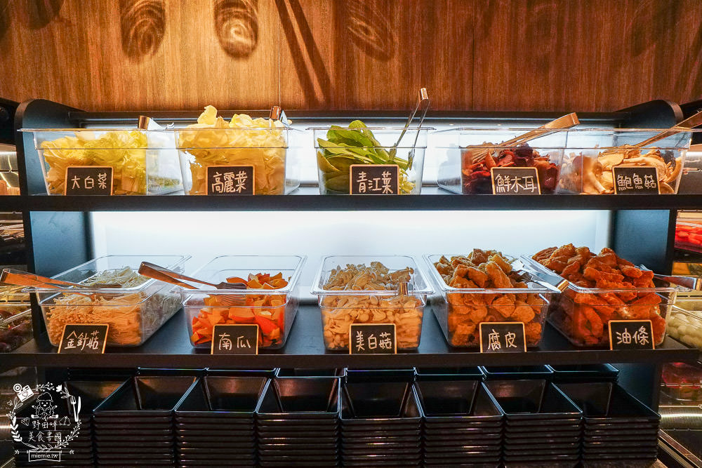 高雄麗尊酒店[木櫃工廠創意鍋物]超澎湃破百種食材只要588火鍋吃到飽,還不分平假日?居然有螃蟹?