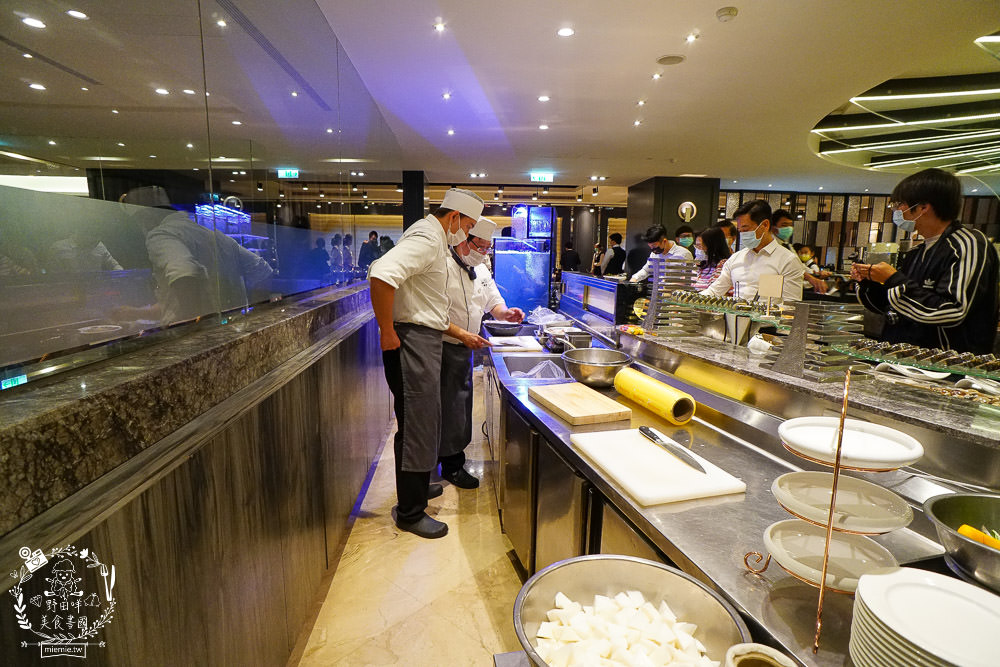 高雄麗尊酒店[木櫃工廠創意鍋物]超澎湃破百種食材只要588火鍋吃到飽,還不分平假日?居然有螃蟹?