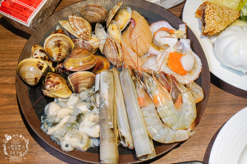 高雄麗尊酒店[木櫃工廠創意鍋物]超澎湃破百種食材只要588火鍋吃到飽,還不分平假日?居然有螃蟹?