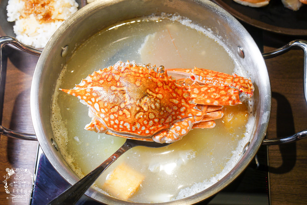 高雄麗尊酒店[木櫃工廠創意鍋物]超澎湃破百種食材只要588火鍋吃到飽,還不分平假日?居然有螃蟹?