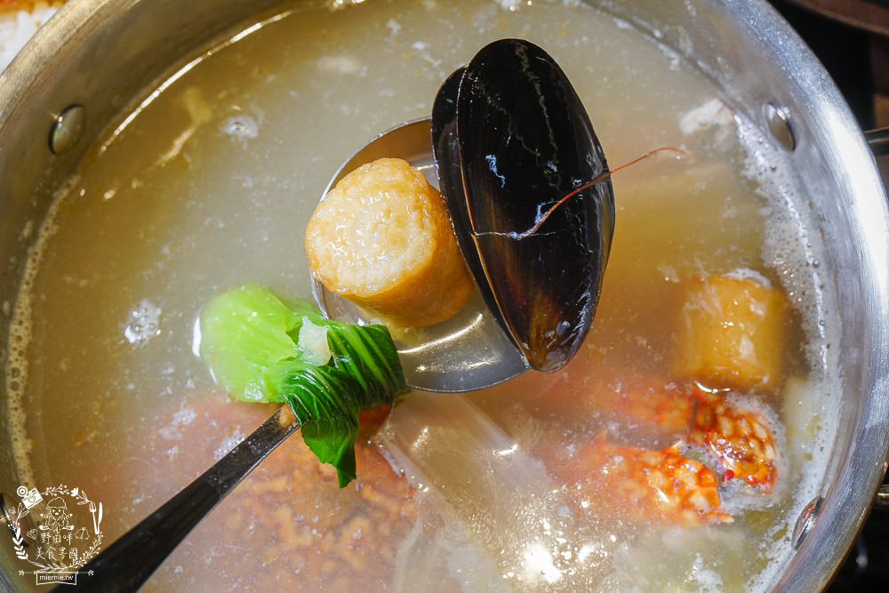 高雄麗尊酒店[木櫃工廠創意鍋物]超澎湃破百種食材只要588火鍋吃到飽,還不分平假日?居然有螃蟹?