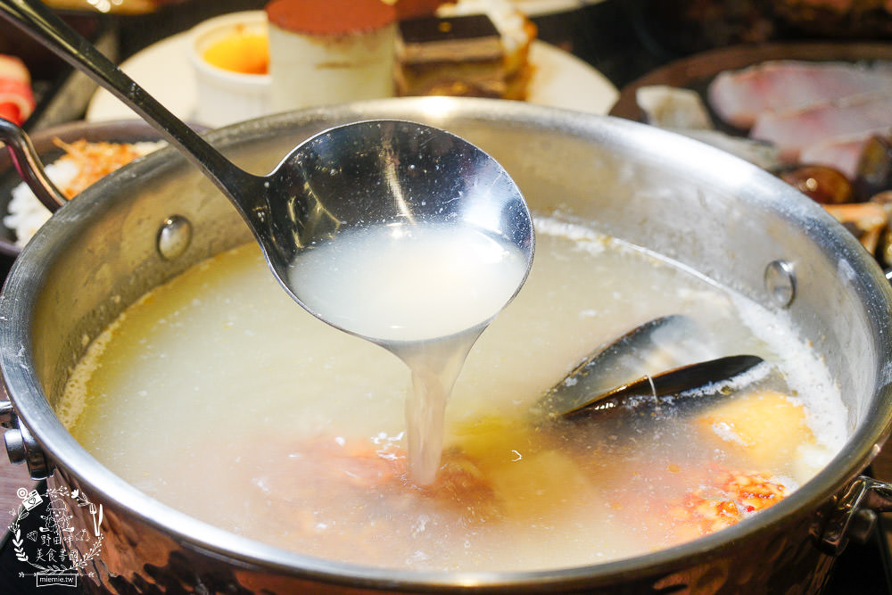 高雄麗尊酒店[木櫃工廠創意鍋物]超澎湃破百種食材只要588火鍋吃到飽,還不分平假日?居然有螃蟹?